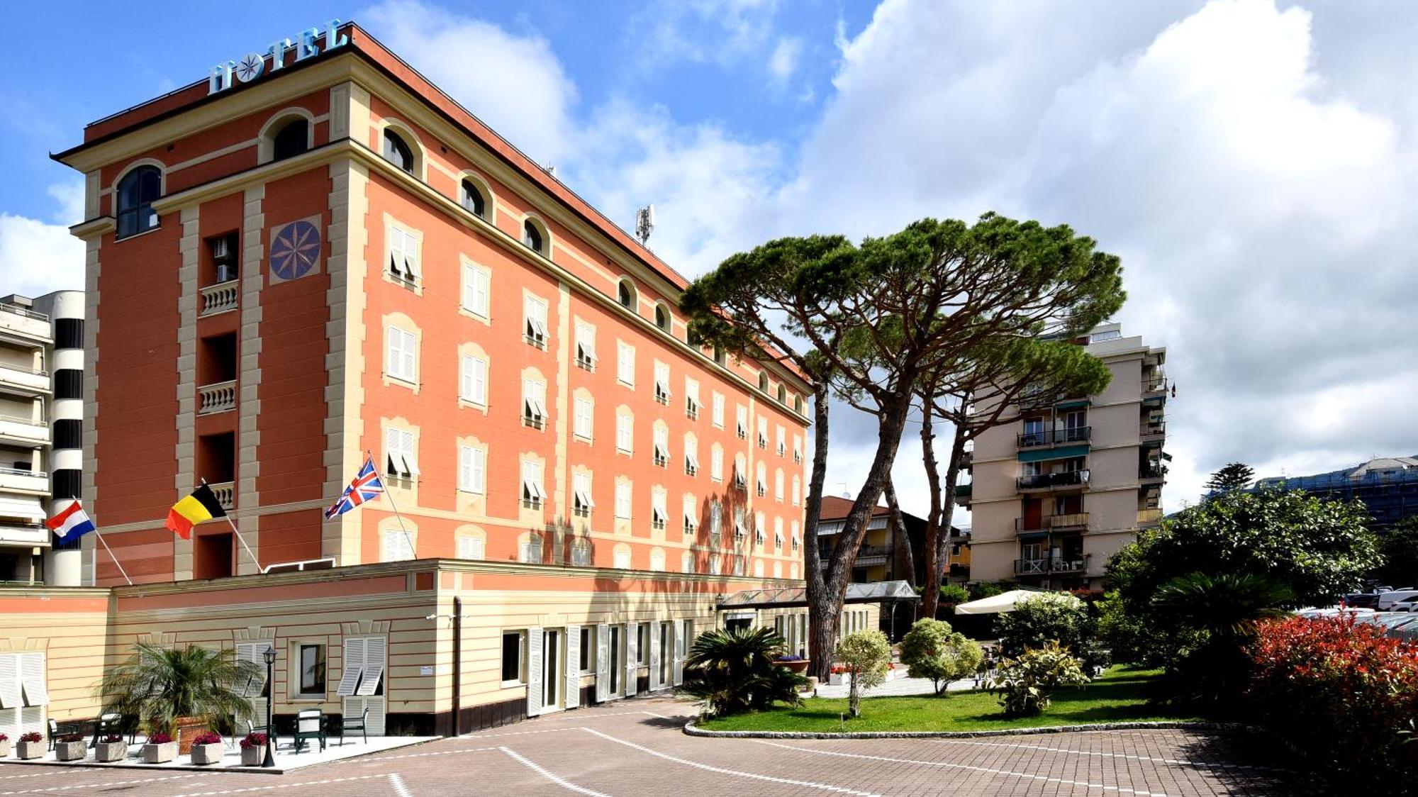 Hotel Sud Est By Fam Rossetti Lavagna Exterior photo